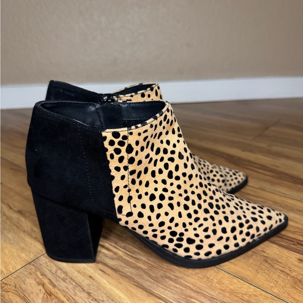 Qupid Black and Tan Spotted Ankle Boots